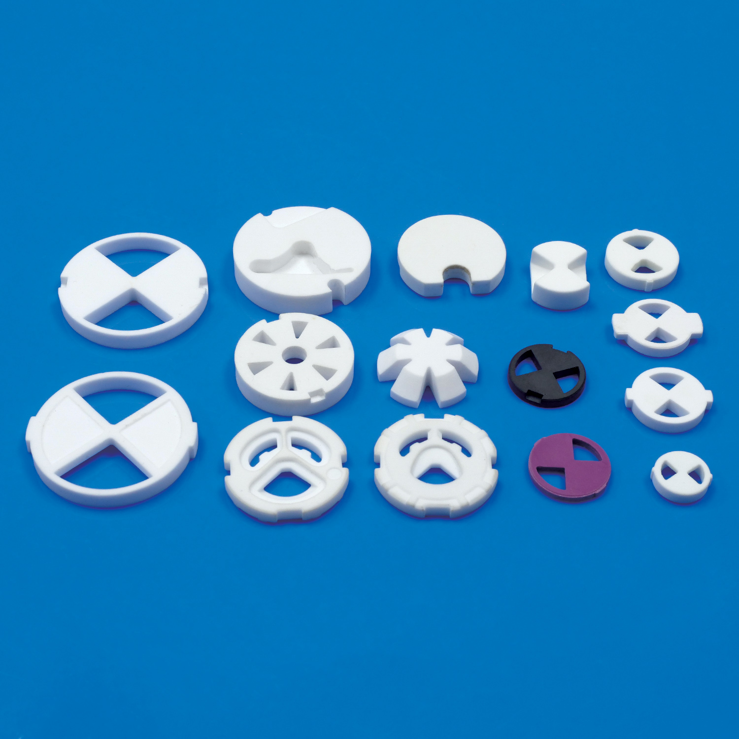 Ceramic seal discs for pump